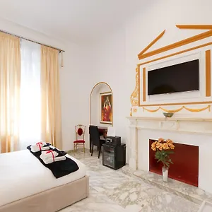 ** Pensiune Queen Palace Italia